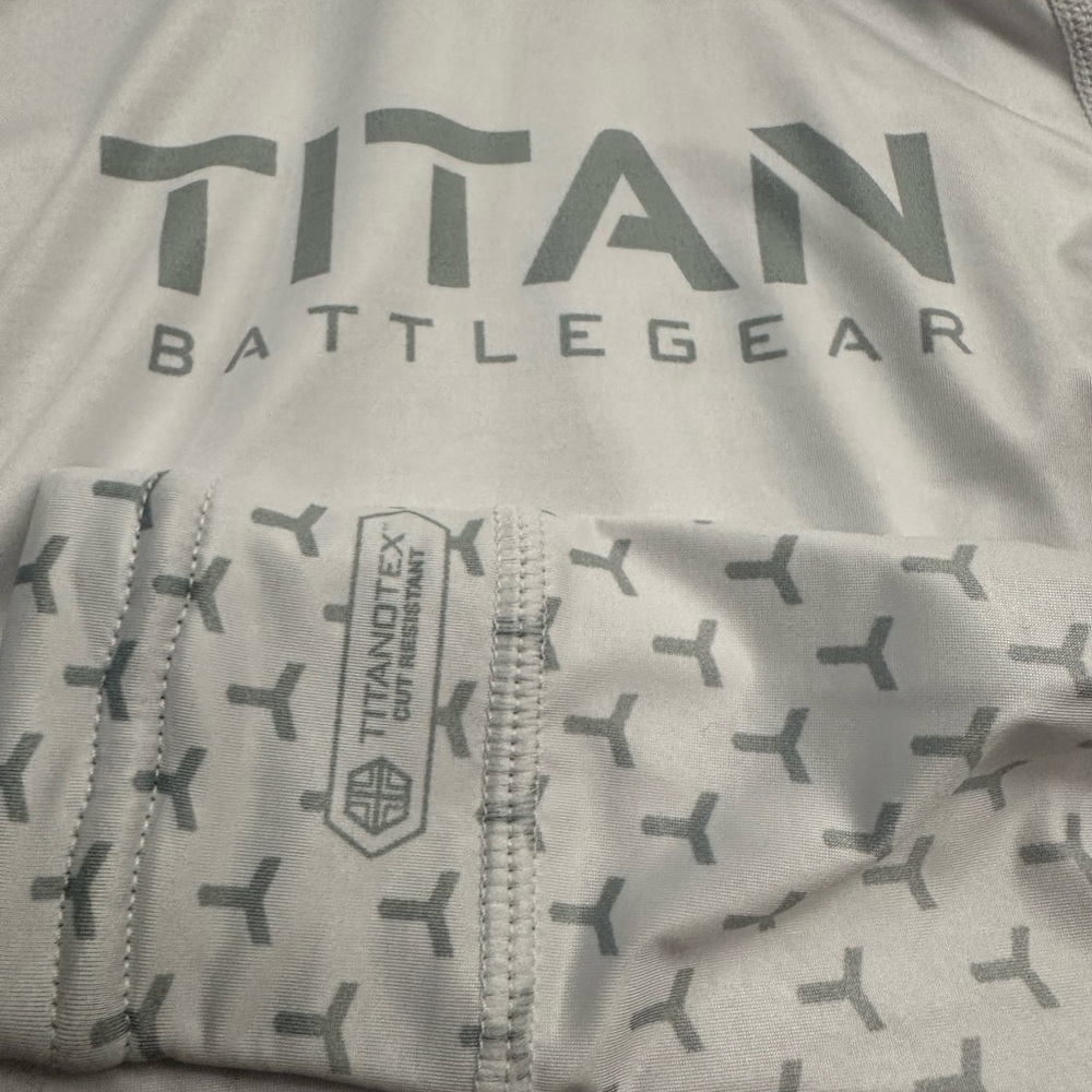 Titan Battlegear Cut Resistant Baselayer Neck Guard Hockey Shirt Youth XS 4/5 - Picture 14 of 14